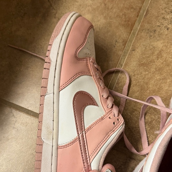Used: Nike Dunks in Blush Pink and White Sneakers 5.5 youth - Picture 5 of 6